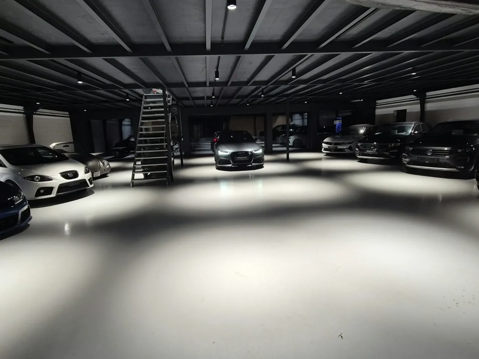 sandholdt-biler-showroom-biler1600x1200